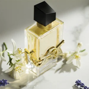 عطر-زنانه-لیبره-ایوسن-لورن-YVES-SAINT-LAURENT-Libre-شرقی-فوژه-و-معتدل-محصول-2019-با-نتهای-گلدارسفید-وانیل