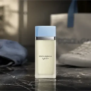 عطر-زنانه-لایت-بلو-اقتصادی-ترین-عطر-برای-استایل-ورزشی-و-اسپرت-کژوال-